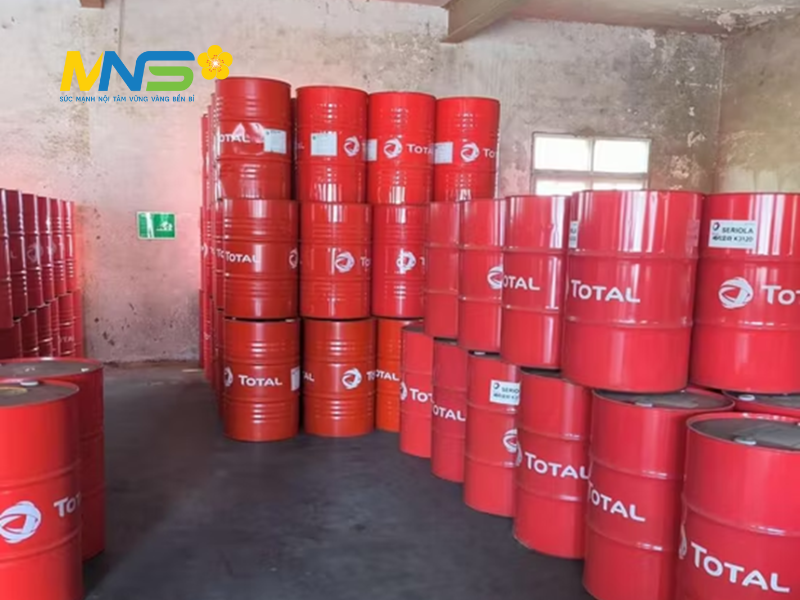 Dầu máy khoan Total 